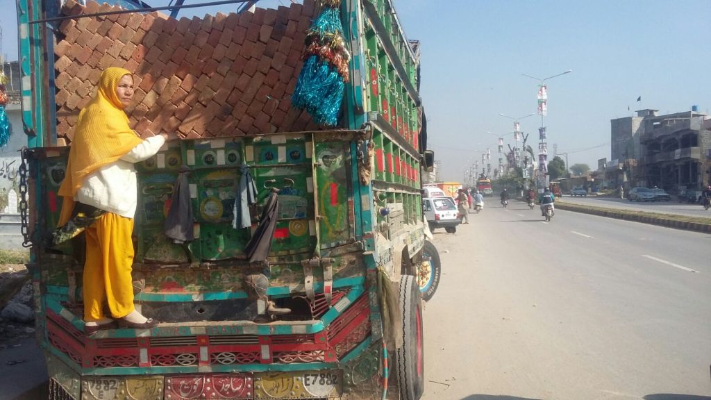 Shamim Akhtar, Pakistani female truck driver in Rawalpindi : Photo By News Lens Pakistan /